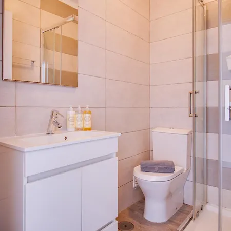 Apartament 2bd Pool Balcony Wifi Ac Parking 250m