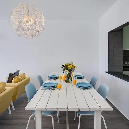 2bd Pool Balcony Wifi Ac Parking 250m Apartament *